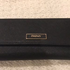 DKNY Wallet